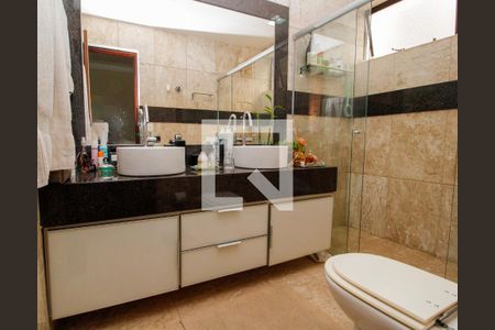 Apartamento à venda com 260m², 4 quartos e 3 vagasBanheiro do Quarto 3