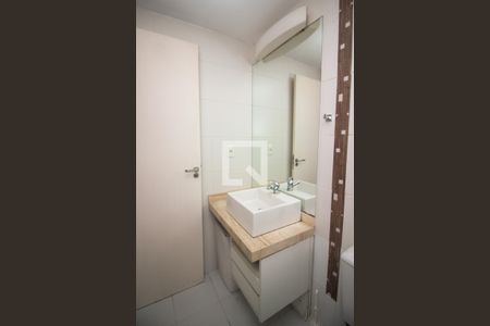 Banheiro da Suíte de apartamento para alugar com 1 quarto, 52m² em Jardim Botânico, Porto Alegre