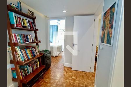 Apartamento à venda com 114m², 3 quartos e 1 vagaCorredor