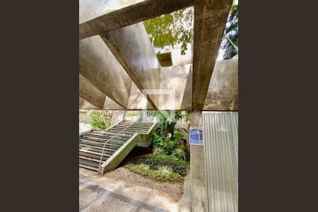 Apartamento à venda com 114m², 3 quartos e 1 vagaFachada com cartaz QA