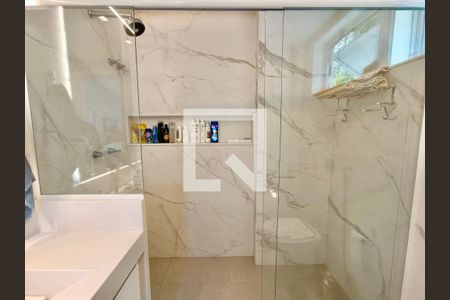 Apartamento à venda com 114m², 3 quartos e 1 vagaSuíte banheiro