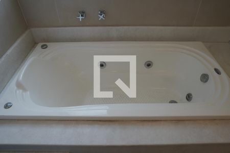 Apartamento à venda com 532m², 6 quartos e 5 vagasBanheiro da Suite 5 