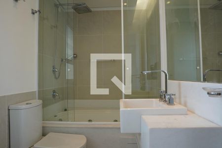 Apartamento à venda com 532m², 6 quartos e 5 vagasBanheiro da Suite 4 