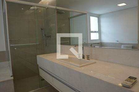 Apartamento à venda com 532m², 6 quartos e 5 vagasBanheiro da Suite 5