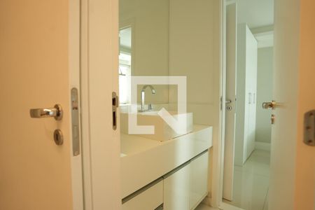 Apartamento para alugar com 146m², 5 quartos e 3 vagasBanheiro da Suíte 2 e 3