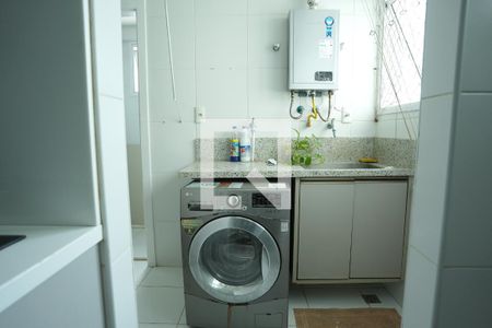 Apartamento para alugar com 146m², 5 quartos e 3 vagasÁrea de Serviço