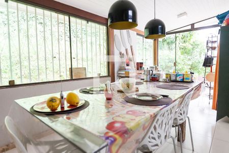 Casa de condomínio à venda com 450m², 4 quartos e 2 vagasCozinha