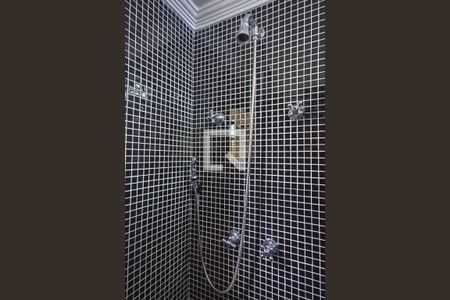 Apartamento para alugar com 111m², 3 quartos e 2 vagasChuveiro do Banheiro da Suíte