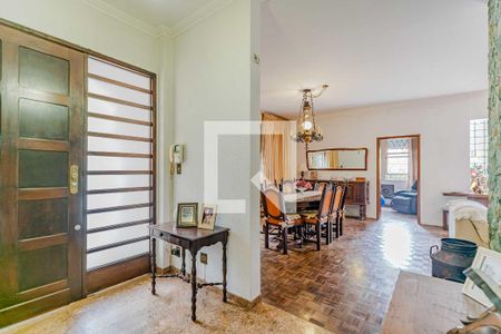 Casa à venda com 250m², 4 quartos e 5 vagas Casa à venda com 250m², 4 quartos e 5 vagasSala