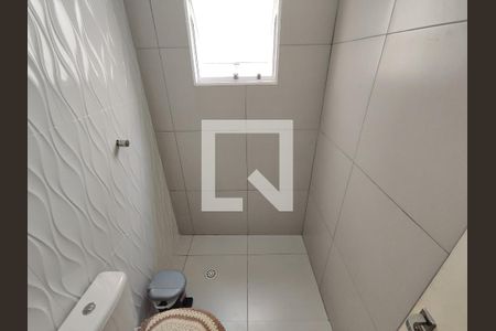 Casa para alugar com 130m², 2 quartos e 2 vagasBanheiro Social