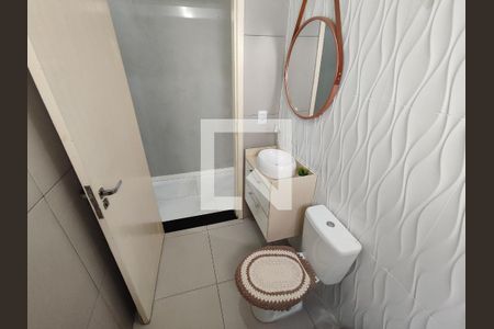 Casa para alugar com 130m², 2 quartos e 2 vagasBanheiro Social