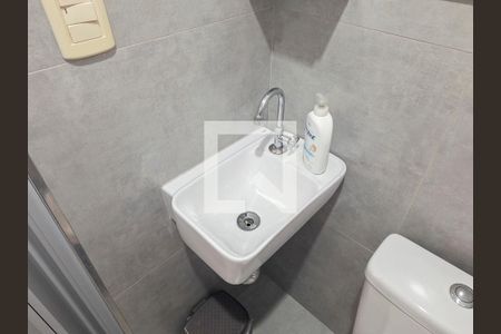 Casa à venda com 226m², 4 quartos e 4 vagasBanheiro de serviço