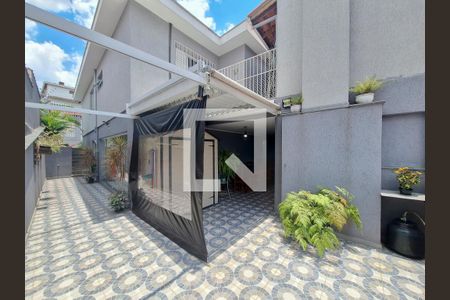 Casa à venda com 226m², 4 quartos e 4 vagasQuintal