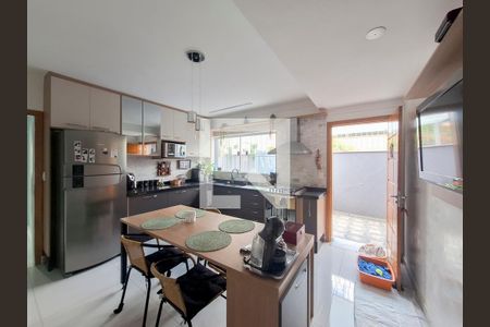 Casa à venda com 226m², 4 quartos e 4 vagasCozinha