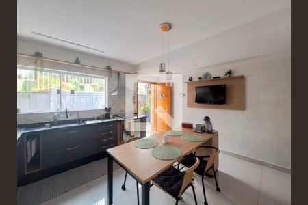 Casa à venda com 226m², 4 quartos e 4 vagasCozinha