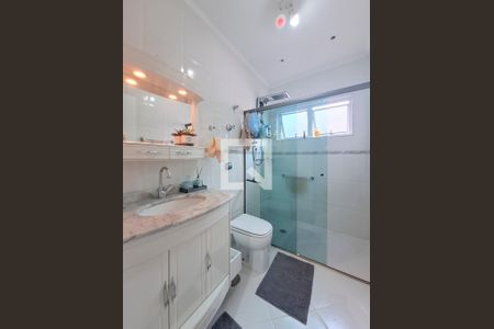 Casa à venda com 226m², 4 quartos e 4 vagasBanheiro