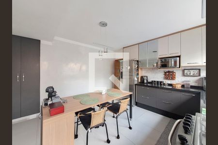 Casa à venda com 226m², 4 quartos e 4 vagasCozinha