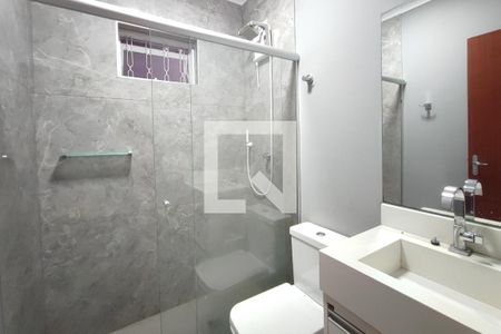 Casa para alugar com 160m², 3 quartos e 4 vagasBanheiro Social