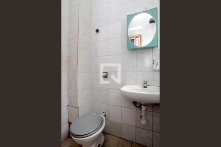 Banheiro de kitnet/studio para alugar com 1 quarto, 50m² em Centro Histórico, Porto Alegre