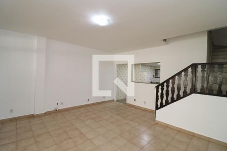 Sala de casa de condomínio à venda com 4 quartos, 200m² em Portuguesa, Rio de Janeiro