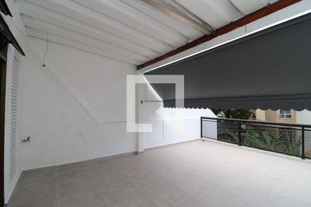 Casa de condomínio à venda com 200m², 4 quartos e 3 vagasVaranda do Quarto 4