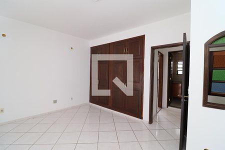 Casa de condomínio à venda com 200m², 4 quartos e 3 vagasQuarto 4