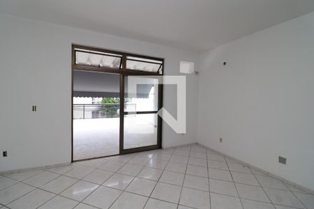 Casa de condomínio à venda com 200m², 4 quartos e 3 vagasQuarto 4