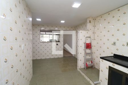 Casa de condomínio à venda com 200m², 4 quartos e 3 vagasCozinha