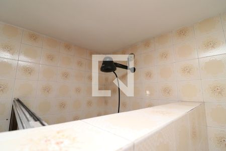 Casa de condomínio à venda com 200m², 4 quartos e 3 vagasBanheiro Social 2