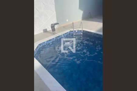 Casa de condomínio à venda com 320m², 3 quartos e 4 vagas Casa de condomínio à venda com 320m², 3 quartos e 4 vagasPiscina