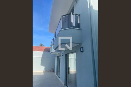 Casa de condomínio à venda com 320m², 3 quartos e 4 vagas Casa de condomínio à venda com 320m², 3 quartos e 4 vagasÁrea Externa