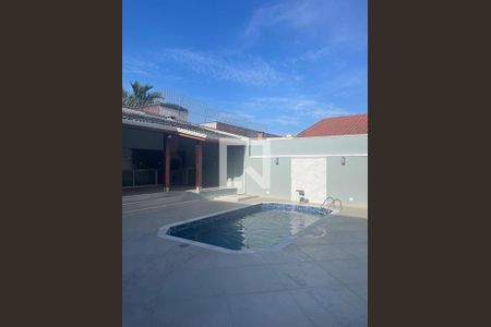 Casa de condomínio à venda com 320m², 3 quartos e 4 vagas Casa de condomínio à venda com 320m², 3 quartos e 4 vagasPiscina
