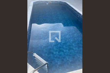 Casa de condomínio à venda com 320m², 3 quartos e 4 vagas Casa de condomínio à venda com 320m², 3 quartos e 4 vagasPiscina