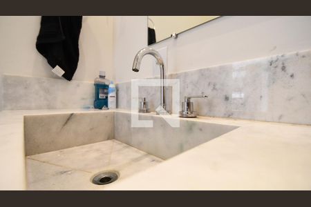 Casa de condomínio à venda com 265m², 4 quartos e 4 vagasLavabo