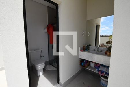 Casa de condomínio à venda com 265m², 4 quartos e 4 vagasBanheiro de serviço