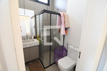 Casa de condomínio à venda com 265m², 4 quartos e 4 vagasBanheiro 1