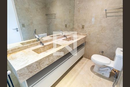 Apartamento à venda com 214m², 3 quartos e 3 vagasBanheiro da Suíte 1