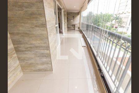 Apartamento à venda com 214m², 3 quartos e 3 vagasVaranda