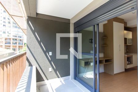 Studio para alugar com 27m², 1 quarto e sem vaga Studio para alugar com 27m², 1 quarto e sem vagaVaranda