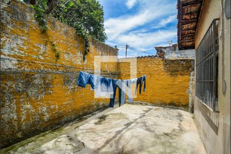 Casa à venda com 250m², 2 quartos e 2 vagas Casa à venda com 250m², 2 quartos e 2 vagasQuintal