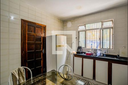 Casa à venda com 250m², 2 quartos e 2 vagas Casa à venda com 250m², 2 quartos e 2 vagasCozinha