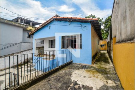 Casa à venda com 250m², 2 quartos e 2 vagas Casa à venda com 250m², 2 quartos e 2 vagasQuintal