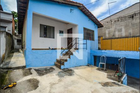 Casa à venda com 250m², 2 quartos e 2 vagas Casa à venda com 250m², 2 quartos e 2 vagasEntrada