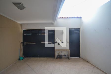 Casa para alugar com 154m², 3 quartos e 1 vaga Casa para alugar com 154m², 3 quartos e 1 vagaGaragem