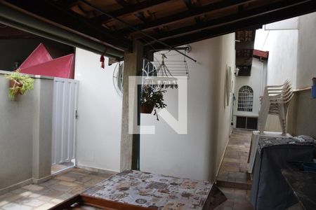 Casa para alugar com 245m², 3 quartos e 4 vagasÁrea externa 