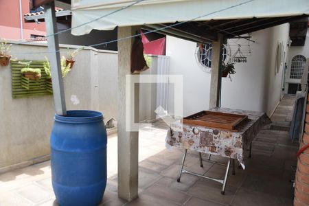 Casa para alugar com 245m², 3 quartos e 4 vagasÁrea externa 