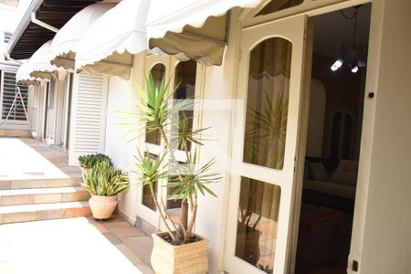 Casa para alugar com 245m², 3 quartos e 4 vagasÁrea externa 