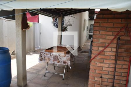 Casa para alugar com 245m², 3 quartos e 4 vagasÁrea externa 