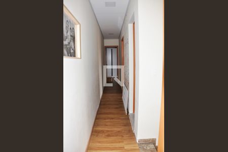 Corredor Quartos de casa para alugar com 3 quartos, 300m² em Vila America, São Paulo