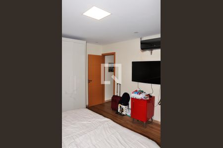 Casa para alugar com 300m², 3 quartos e 2 vagas Casa para alugar com 300m², 3 quartos e 2 vagasQuarto 01 com Suíte e Closet